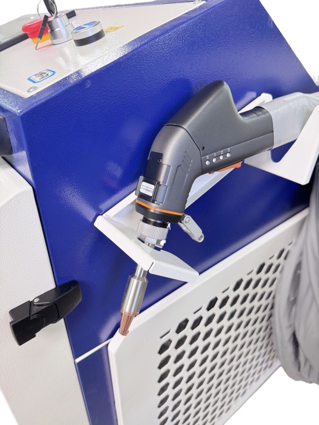 Аппарат лазерной сварки,чистки,резки и зачистки шва (4в1) мощностью 3000 Вт фото 5